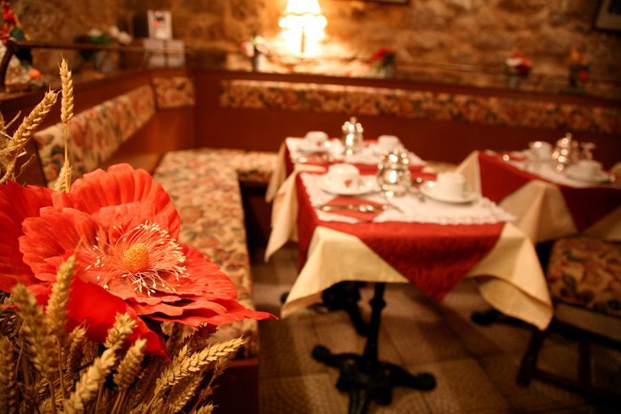 Hotel Les Tournelles 3*