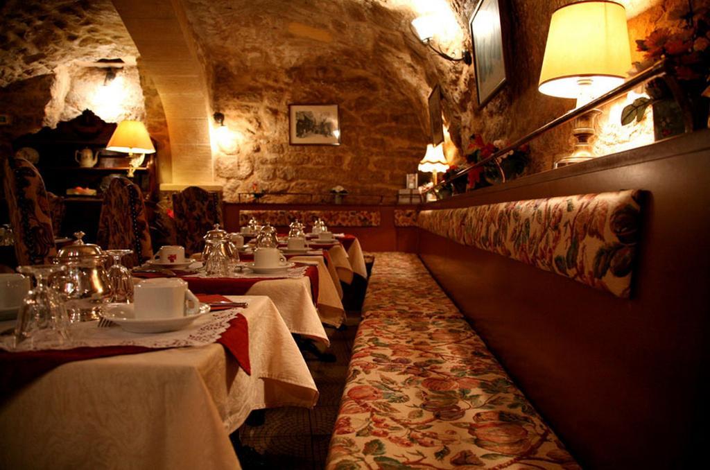 Les Tournelles 3* Paris