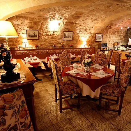 Les Tournelles Hotel