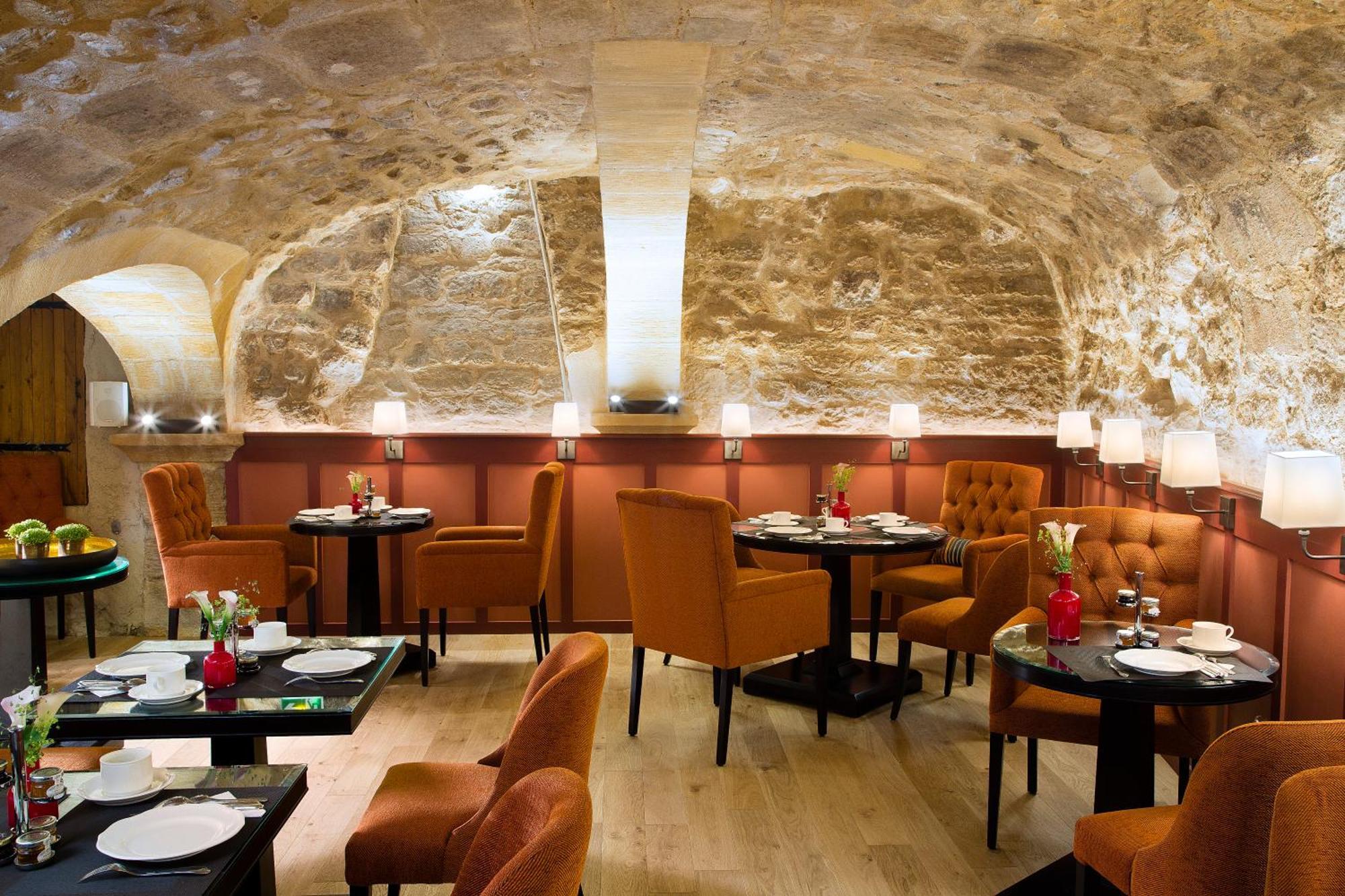 Hotel Les Tournelles Parigi